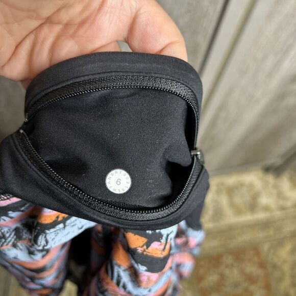 Lululemon Women Speed Up Shorts Lined Inversion Multicolor Size 6 - Picture 4 of 5